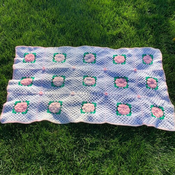 Vintage Afghan Crochet Hand Knit Baby Blanket 3D Pink Roses Granny Squares Throw - Picture 2 of 10